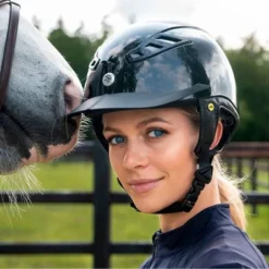 Back On Track Cap EQ3 Lynx Smooth Top Shiny Zwart -Aanbiedingen Ruiter Set Winkel bot 4933 eq3 lynx smooth top shiny web 03 1000x.8cc125