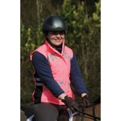 Weatherbeeta Bodywarmer Reflective HiVis Gewatteerd Roze -Aanbiedingen Ruiter Set Winkel wb 1005273002 wb qlt gilet hiviz lifestyle1.e0460f